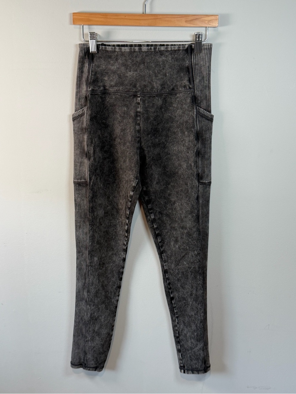 aerie Women’s High-Waist Grey Mineral Wash Leggings w/ Ribbed Side Panels Size L